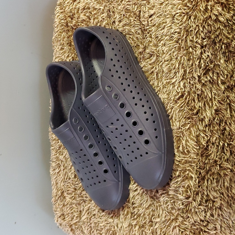 Native shoes, size women 6